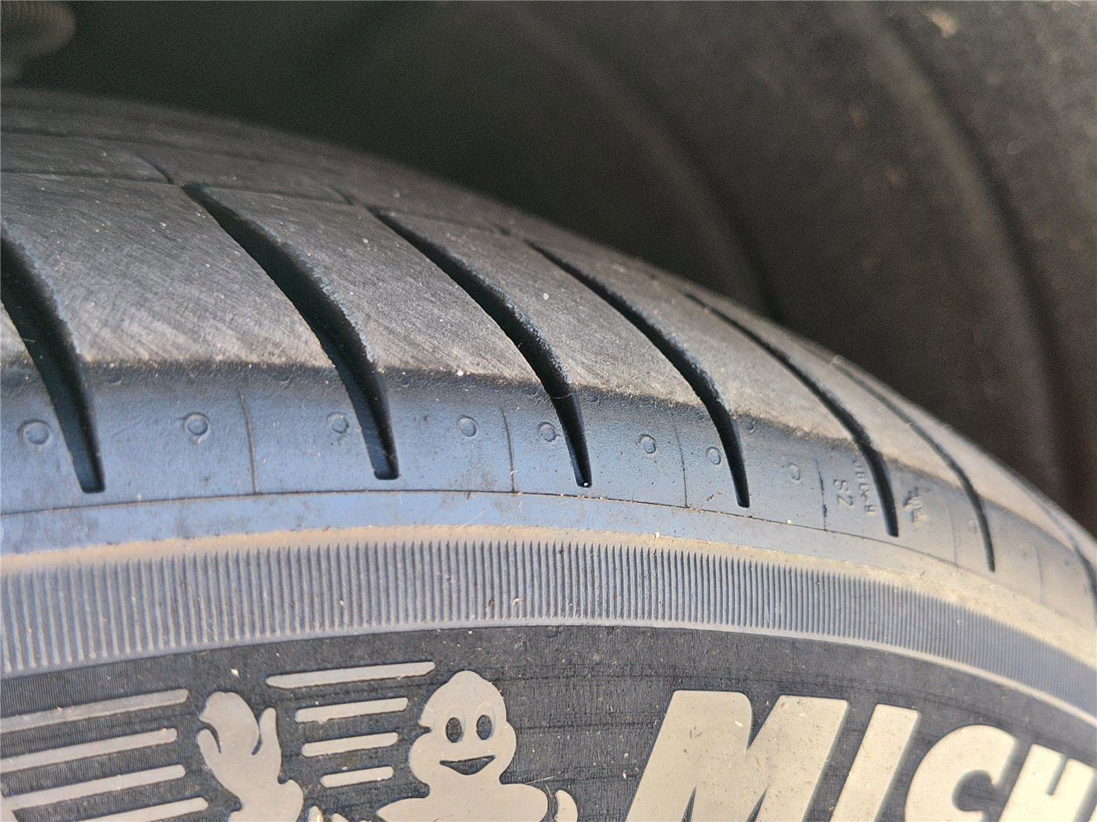 Used 2025 Porsche Taycan image 11