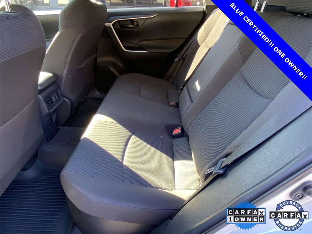 Used 2021 Toyota RAV4 LE image 11