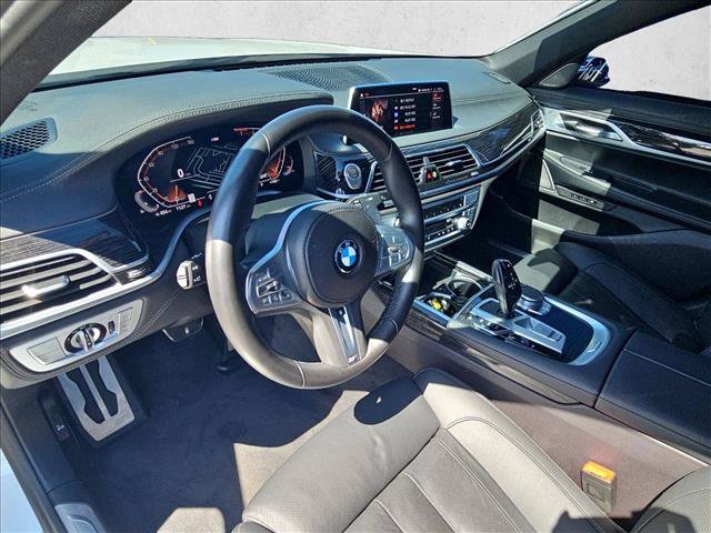 Used 2022 BMW 740i w/ M Sport Package RWD image 10