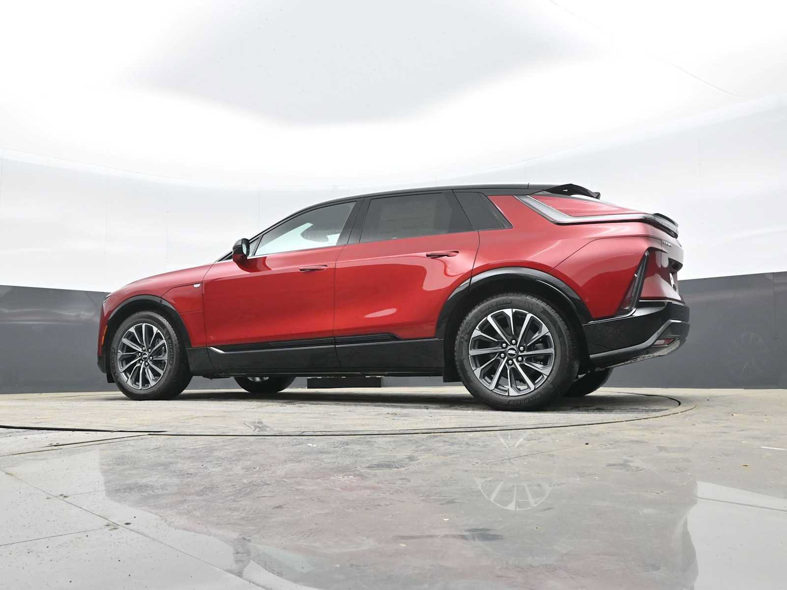 New 2025 Cadillac Lyriq Sport AWD/4WD image 39