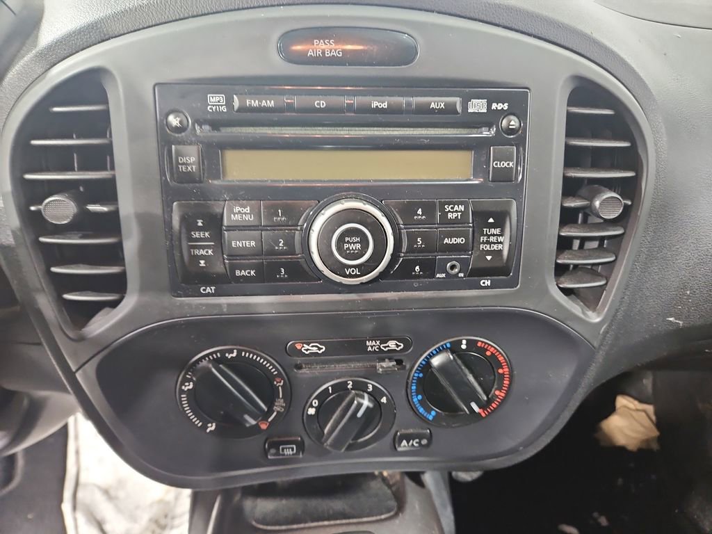 Used 2014 Nissan Juke S image 19