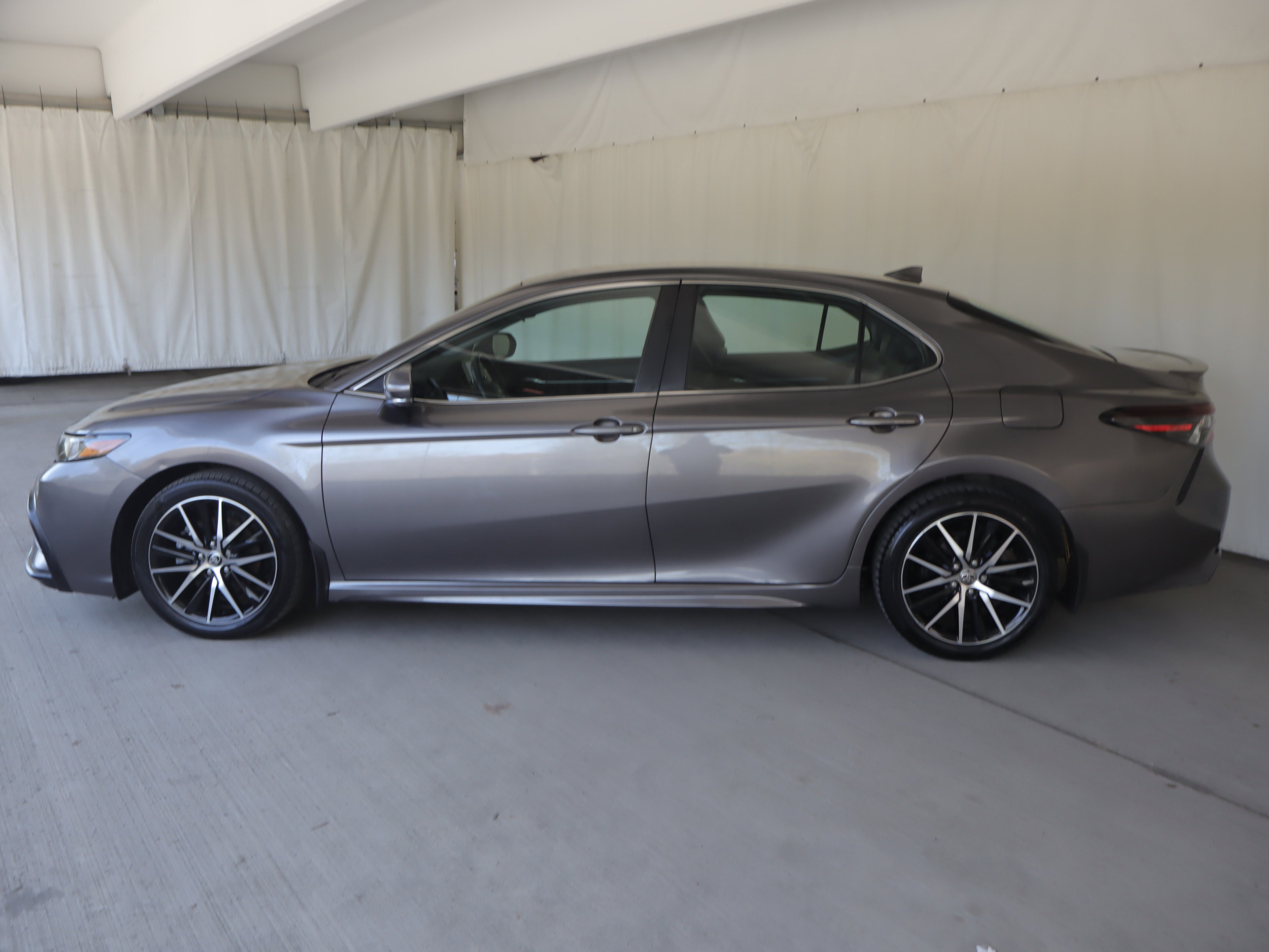Used 2023 Toyota Camry SE w/ Cold Weather Package AWD/4WD image 23