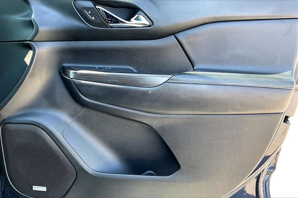 Used 2017 GMC Acadia SLT image 22