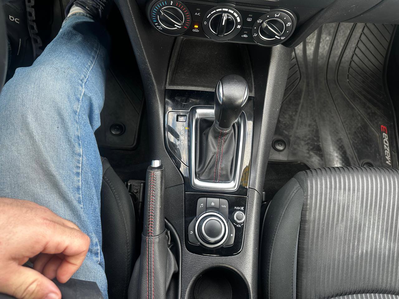 Used 2015 MAZDA MAZDA3 i Touring image 15