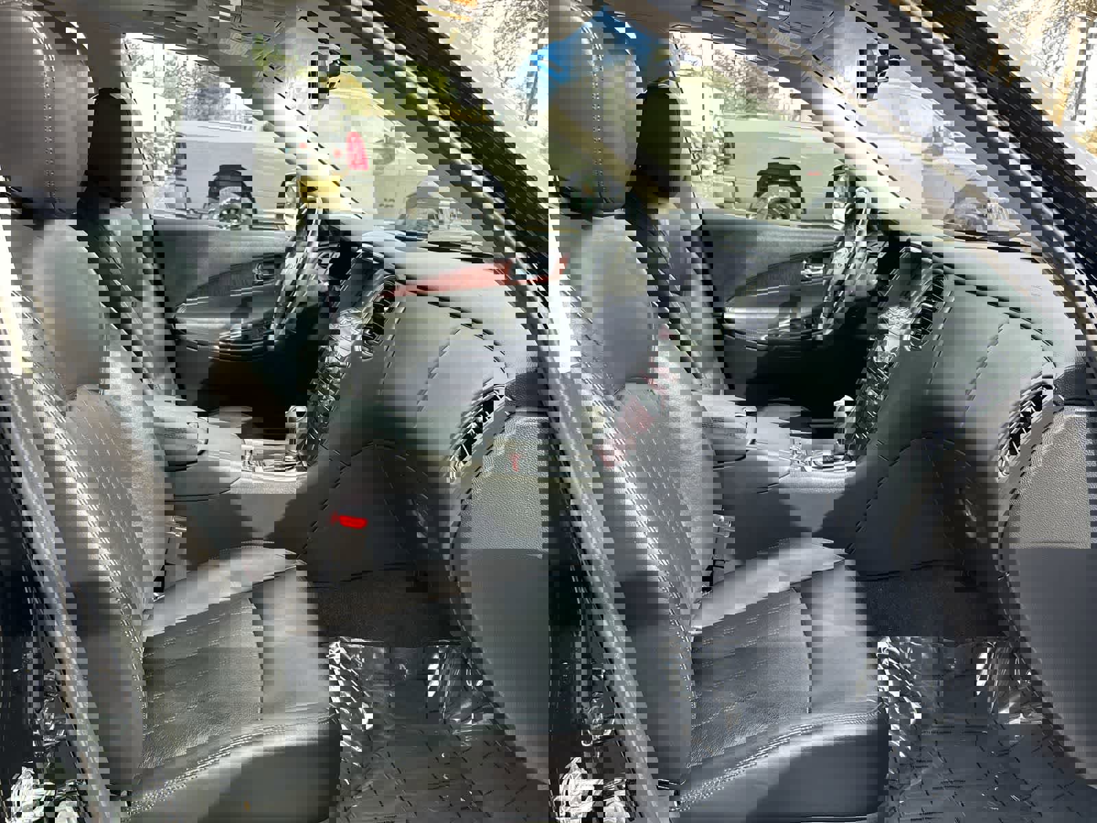 Used 2017 INFINITI QX50 w/ Premium Plus Package image 5