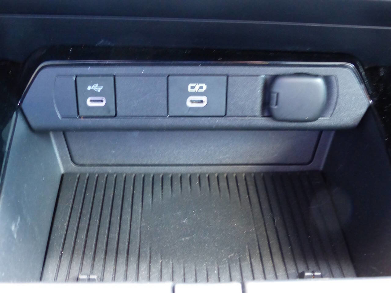 Used 2024 Toyota Prius LE image 43