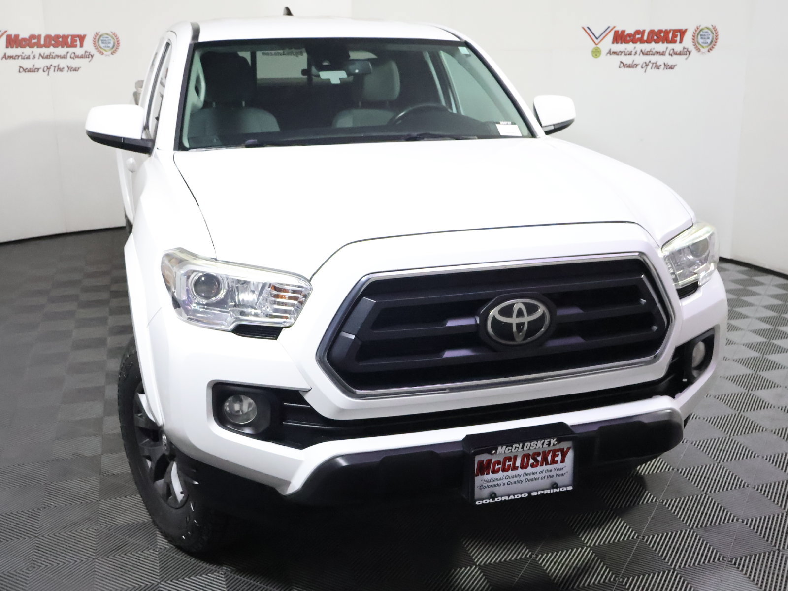 Used 2020 Toyota Tacoma SR5 AWD/4WD image 17