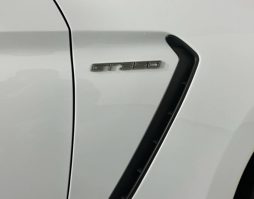 Used 2019 Ford Mustang Shelby GT350R w/ GT350R Equipment Group 920A RWD image 10