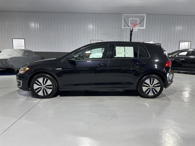 Used 2016 Volkswagen e-Golf SE image 4