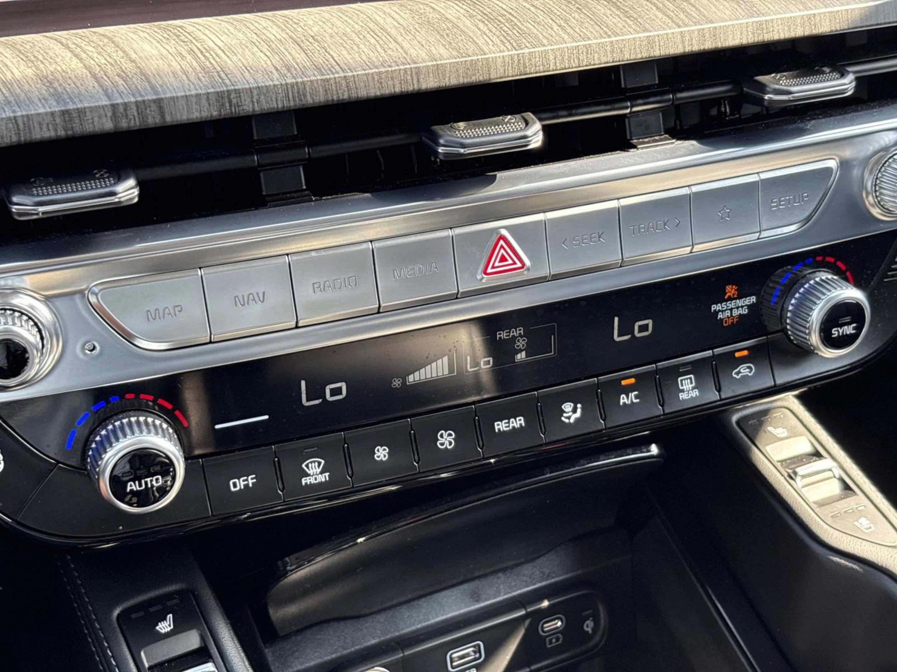 Used 2024 Kia Telluride SX Prestige image 13