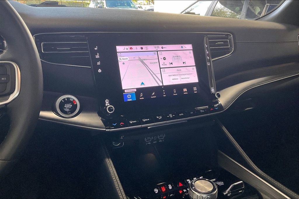 Used 2024 Jeep Wagoneer Series III image 10