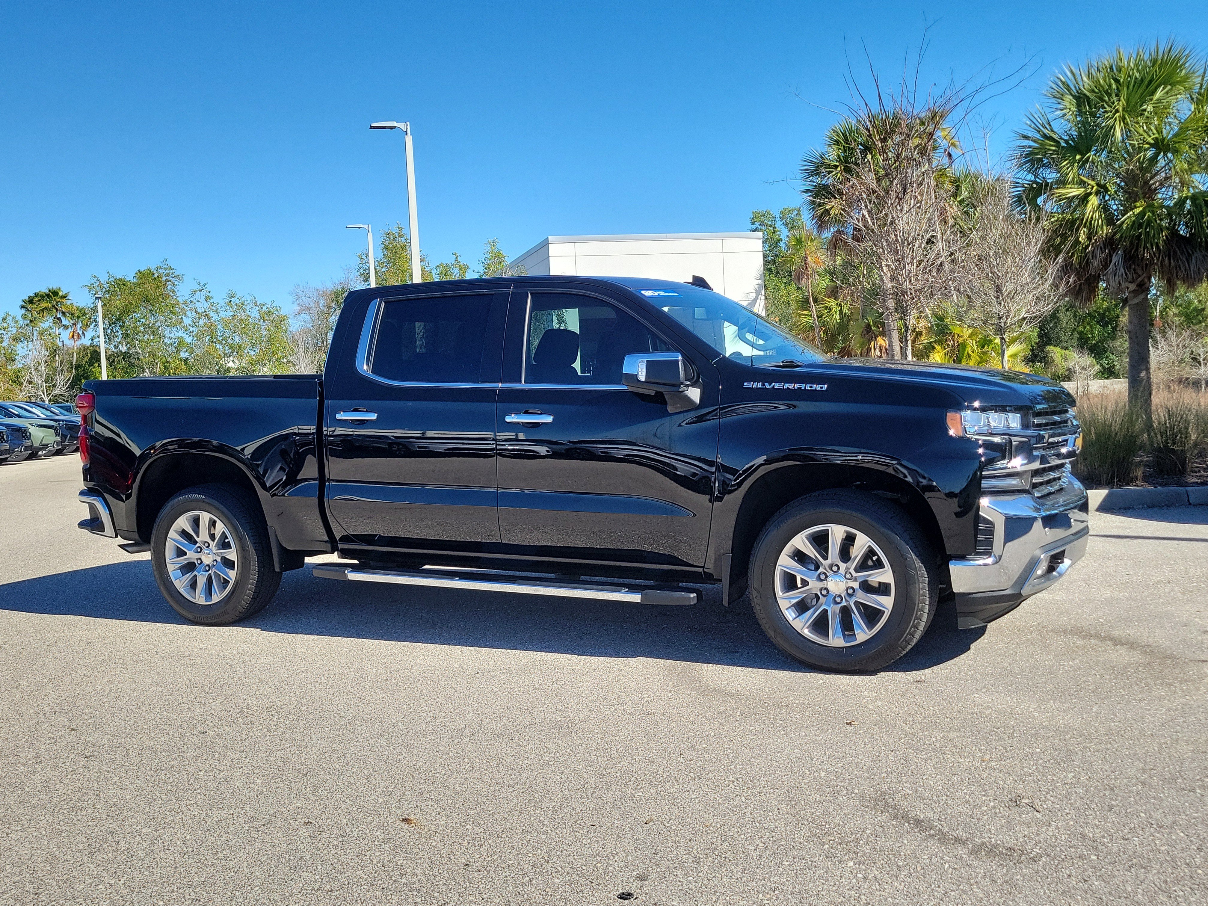 Used 2022 Chevrolet Silverado 1500 LTZ image 2