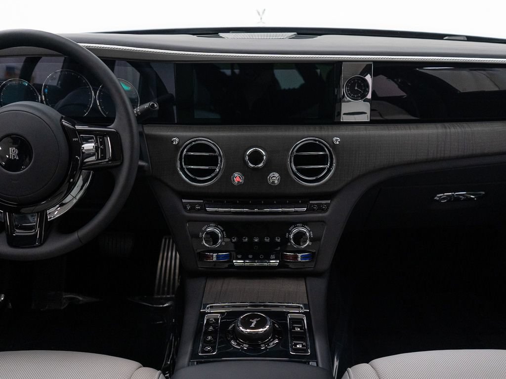 Certified 2023 Rolls-Royce Ghost Extended Wheelbase w/ Ghost Package AWD/4WD image 39