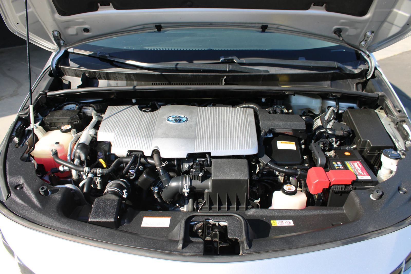 Used 2017 Toyota Prius Prime Premium w/ Preferred Accessory Package FWD image 6