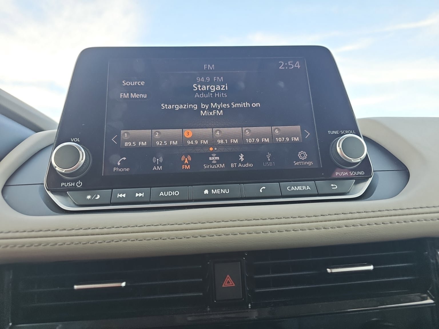 Used 2023 Nissan Rogue SV image 21