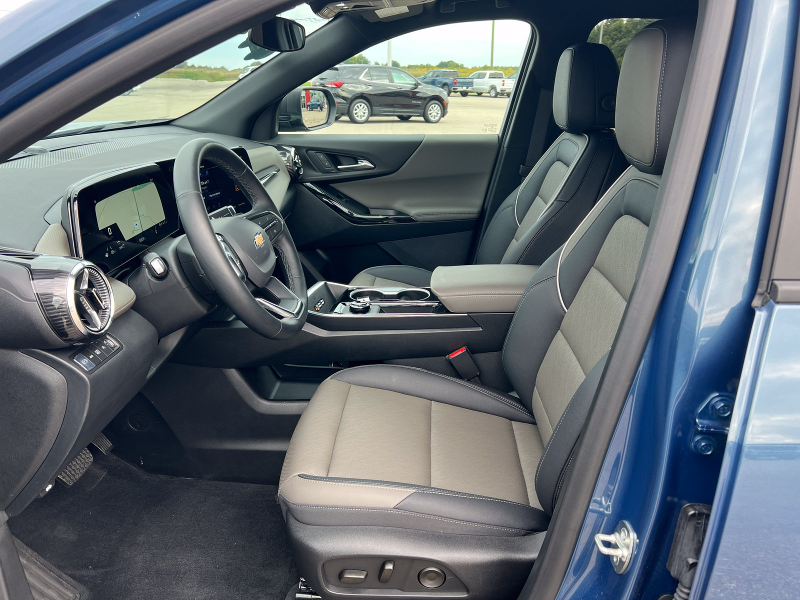 Certified 2026 Chevrolet Equinox LT w/ Convenience Package II AWD/4WD image 5
