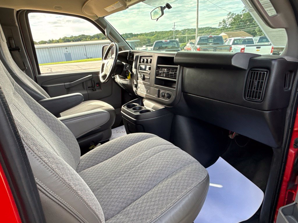 Used 2016 Chevrolet Express 3500 LT w/ LT Preferred Equipment Group RWD image 36