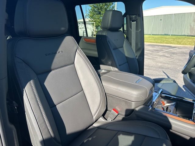 New 2026 GMC Yukon XL Denali w/ Sun & Power Step Package image 27