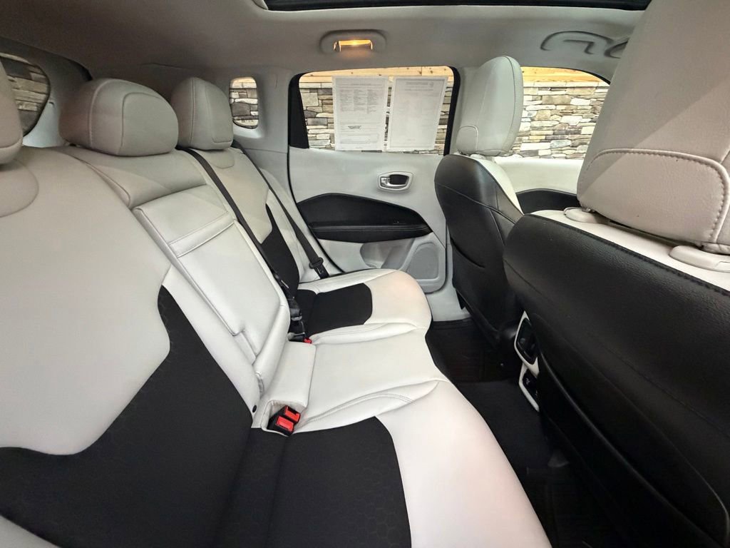 Used 2018 Jeep Compass Latitude w/ Popular Equipment Group AWD/4WD image 31