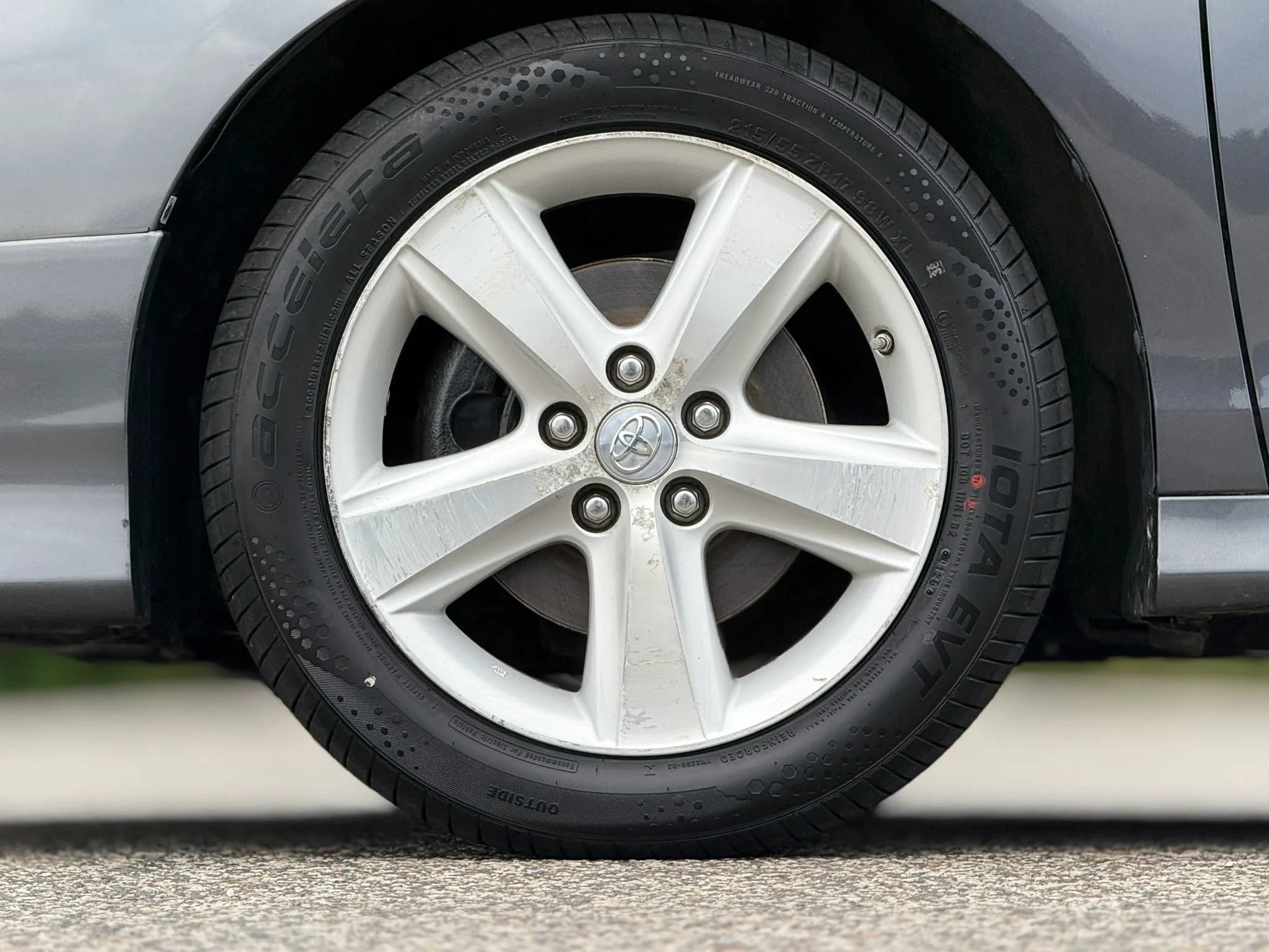 Used 2010 Toyota Camry SE FWD image 31