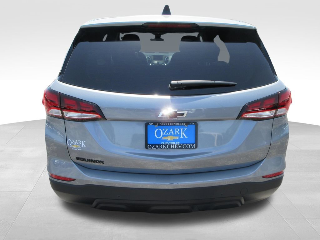 Used 2024 Chevrolet Equinox LS w/ LS Convenience Package FWD image 4