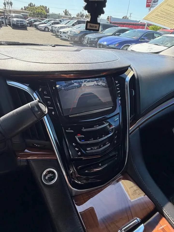 Used 2015 Cadillac Escalade ESV Luxury RWD image 12