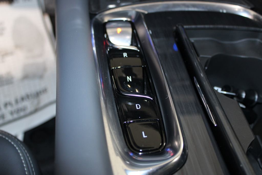 Used 2024 Buick Enclave Essence w/ Experience Buick Package image 44