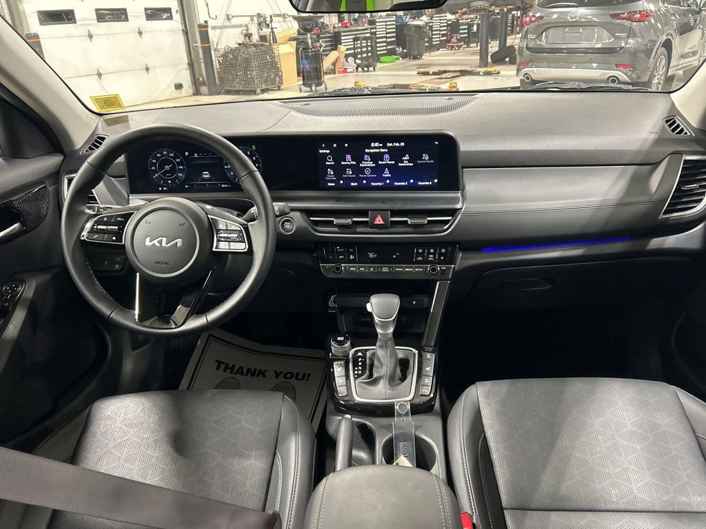 Certified 2025 Kia Seltos EX image 7