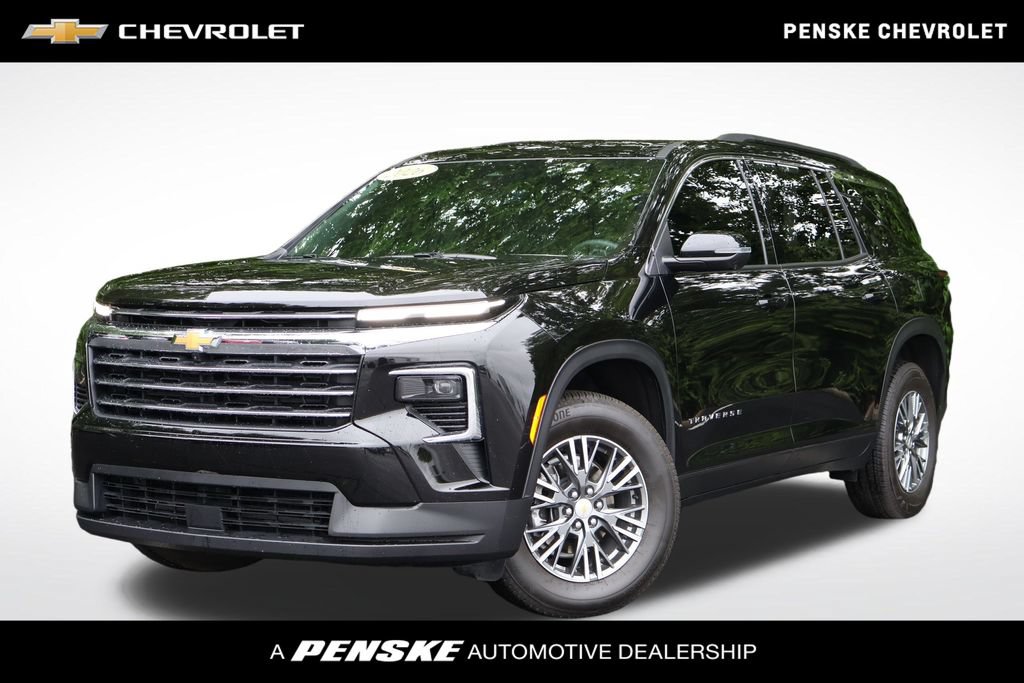Used 2026 Chevrolet Traverse LT w/ Driver Confidence Package AWD/4WD image 1