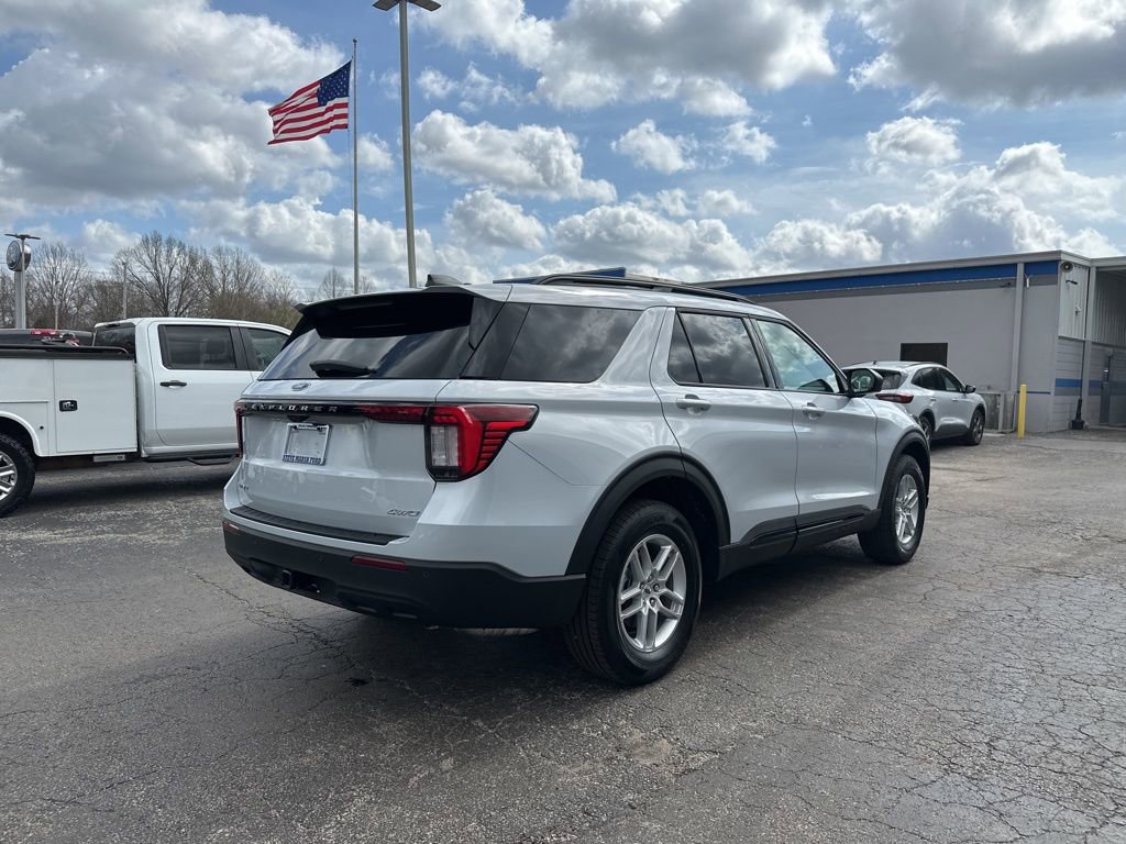 New 2026 Ford Explorer Active image 3