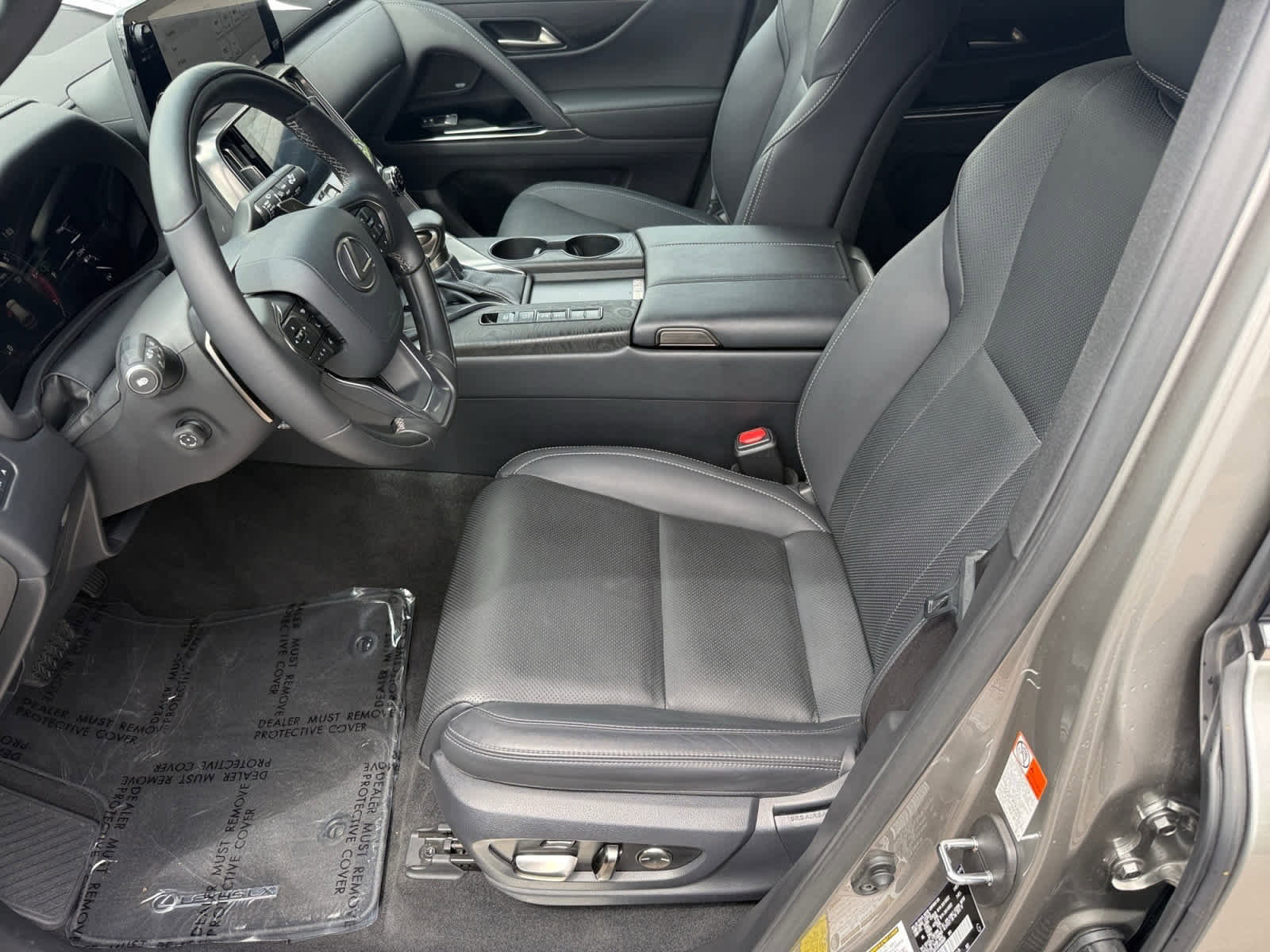 Used 2024 Lexus LX 600 4WD w/ Luxury Package image 10
