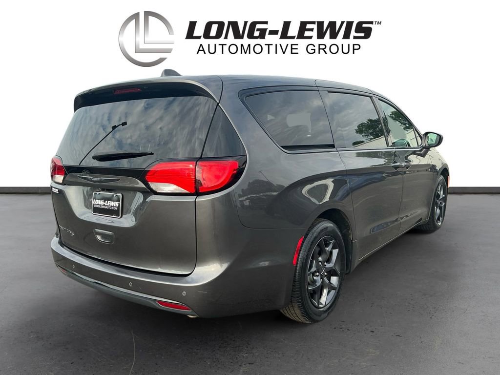 Used 2018 Chrysler Pacifica Touring Plus w/ S Appearance Package FWD image 7