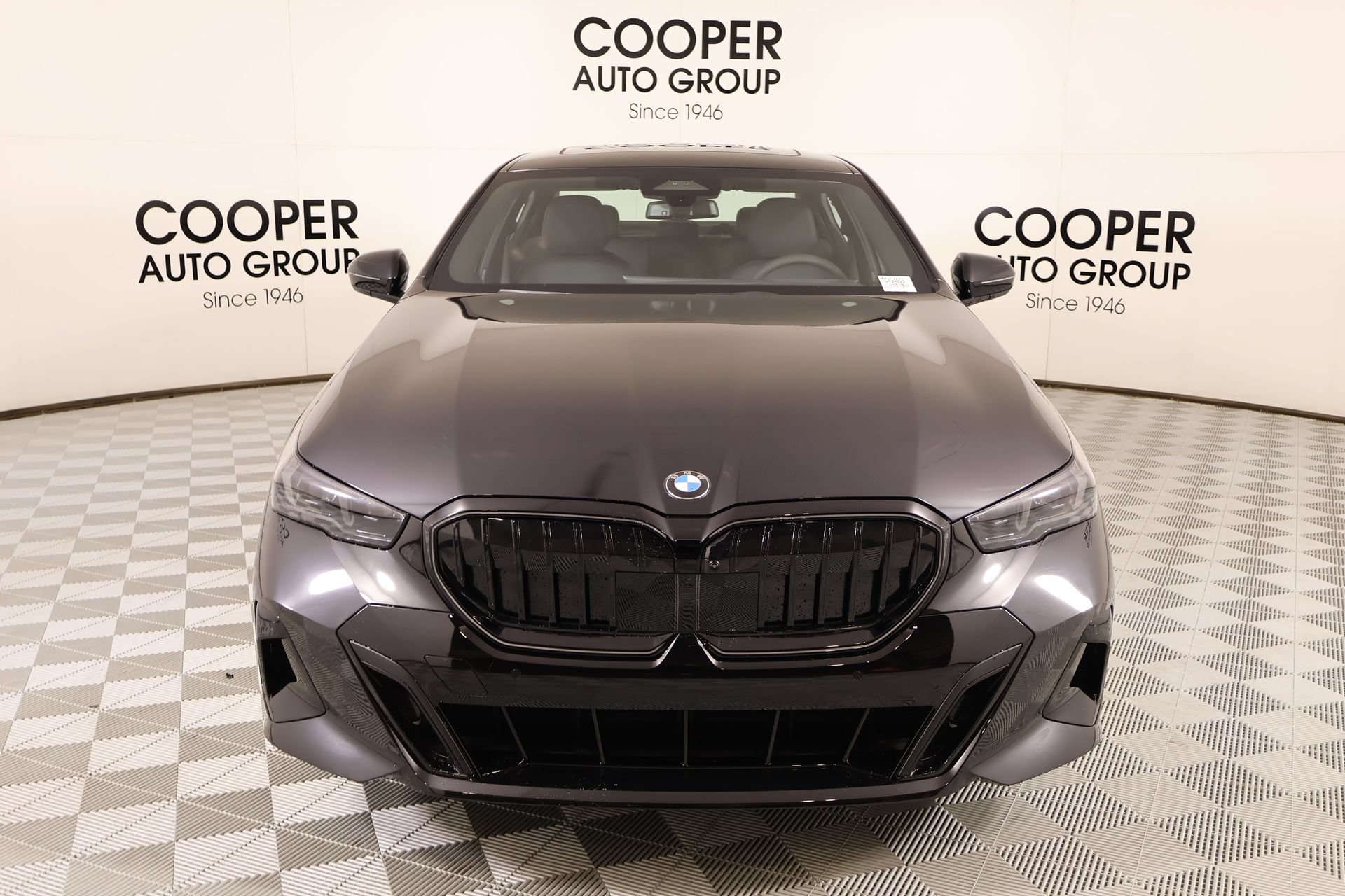 New 2026 BMW 530i xDrive w/ M Sport Package AWD/4WD image 9