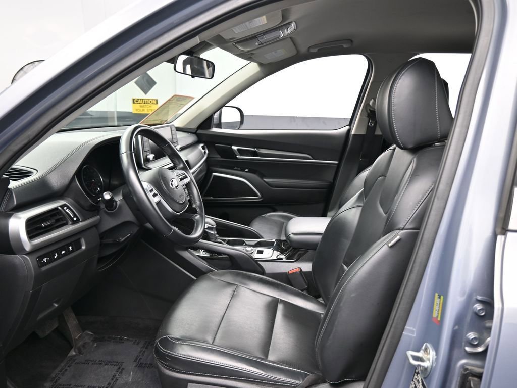 Used 2021 Kia Telluride LX image 11