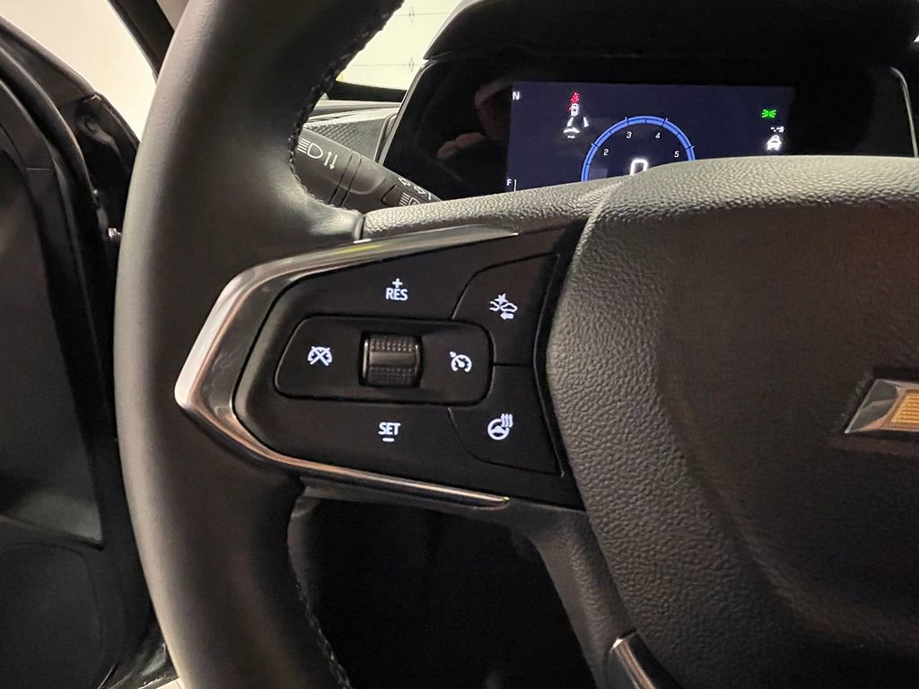 Used 2024 Chevrolet Trax LT w/ Sunroof Package image 32