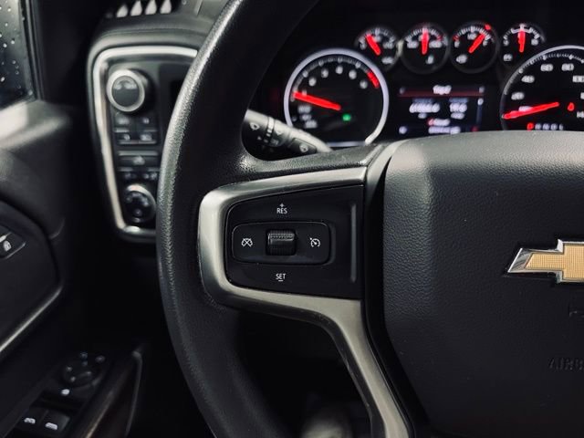 Used 2020 Chevrolet Silverado 1500 LT w/ LT Value Package AWD/4WD image 23