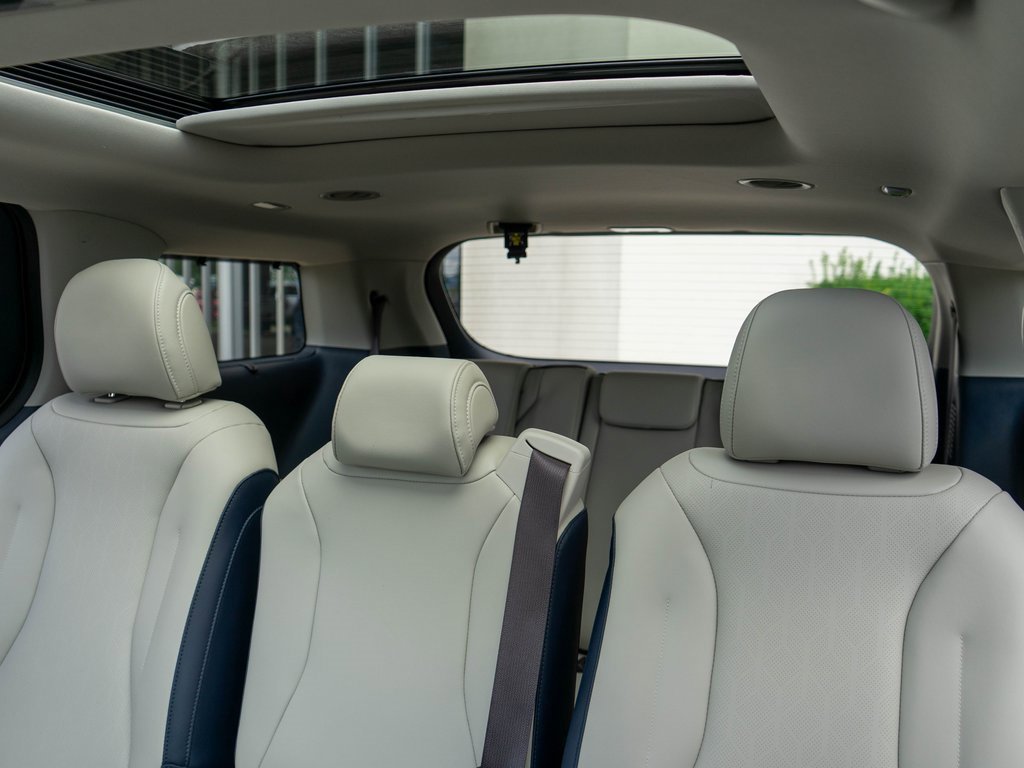 New 2026 Kia Carnival SX w/ SX Dark Edition Package image 13