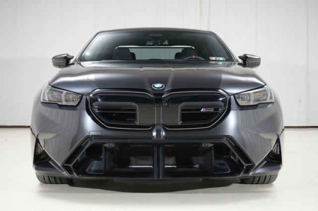 Used 2025 BMW M5 w/ Executive Package image 5