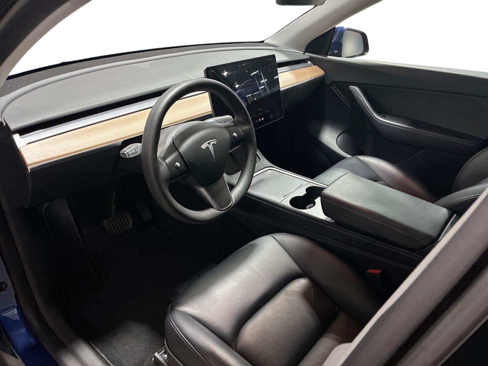 Certified 2022 Tesla Model Y Long Range AWD/4WD image 9