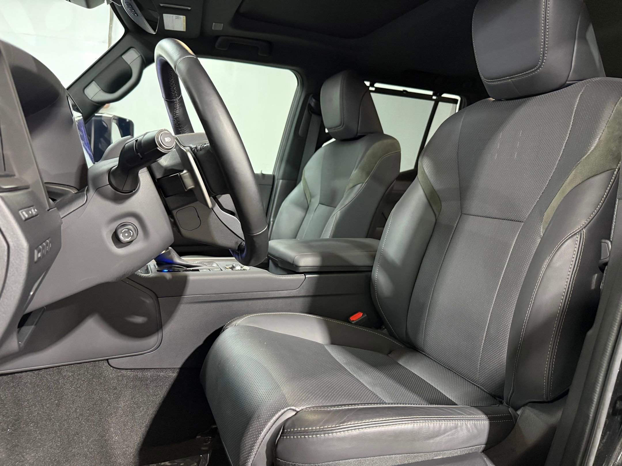 Used 2024 Lexus GX 550 image 5