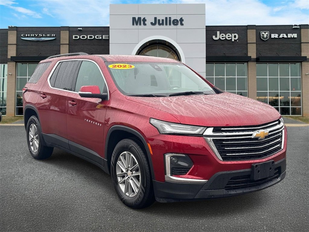 Used 2023 Chevrolet Traverse LT