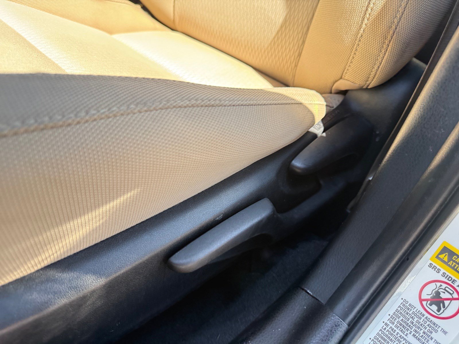 Used 2014 Toyota Corolla LE FWD image 14