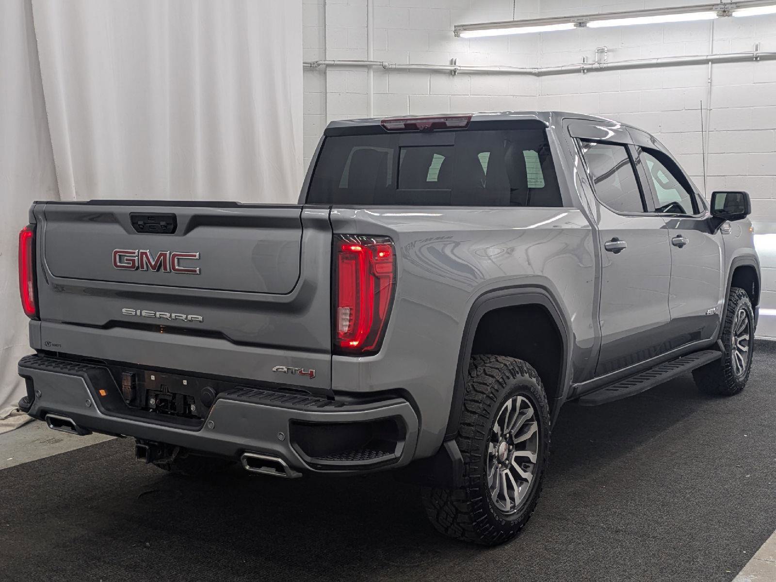 Used 2023 GMC Sierra 1500 AT4 w/ Technology Package image 2