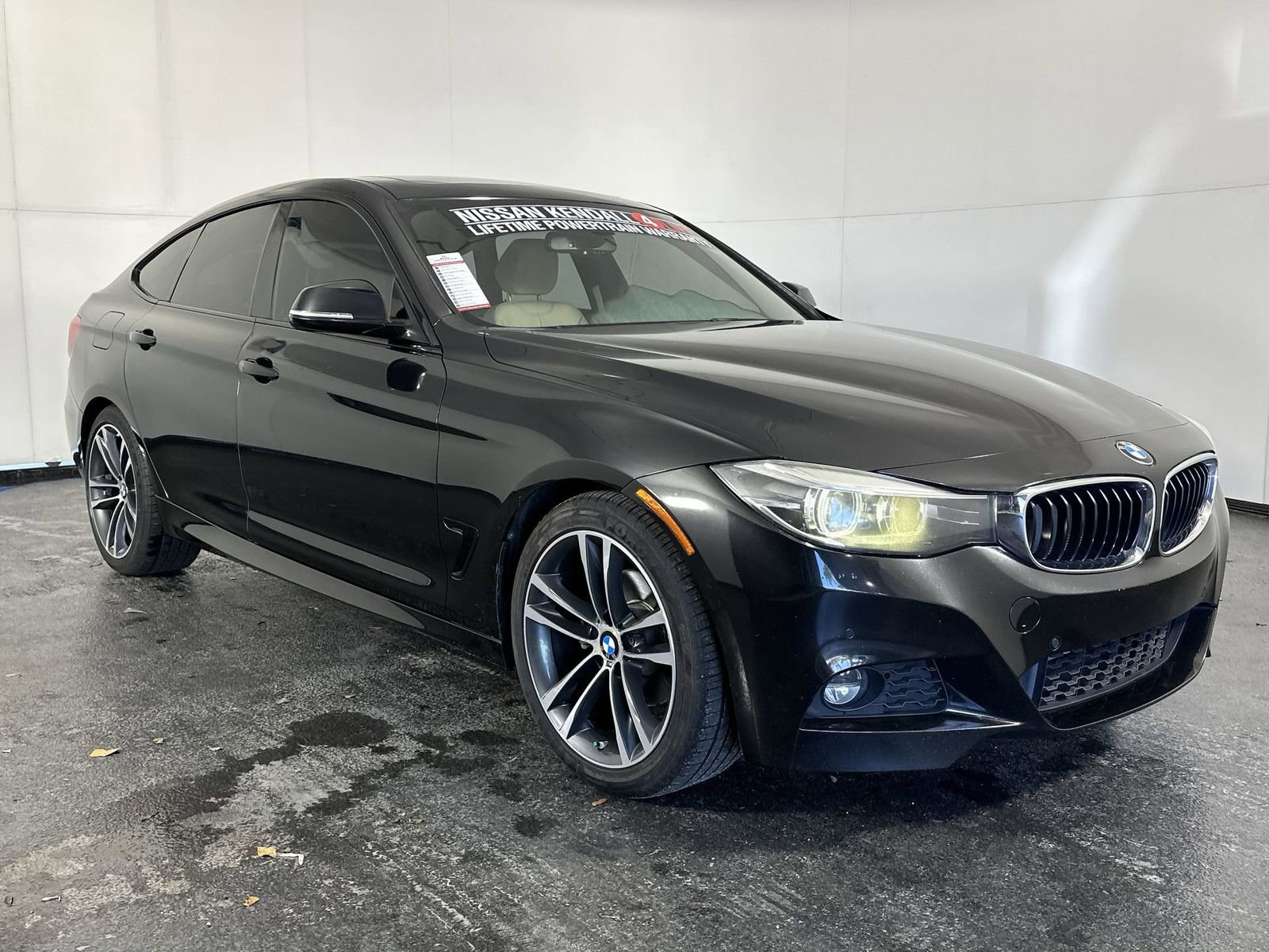 Used 2017 BMW 330i Gran Turismo xDrive image 3