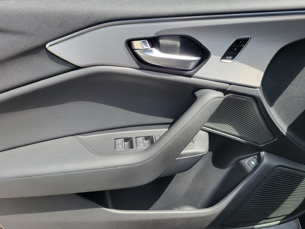 Used 2025 Acura TLX w/ Technology Package FWD image 19