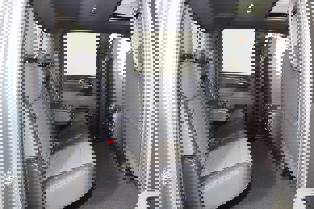 Used 2025 Chevrolet Silverado 2500 ZR2 image 14