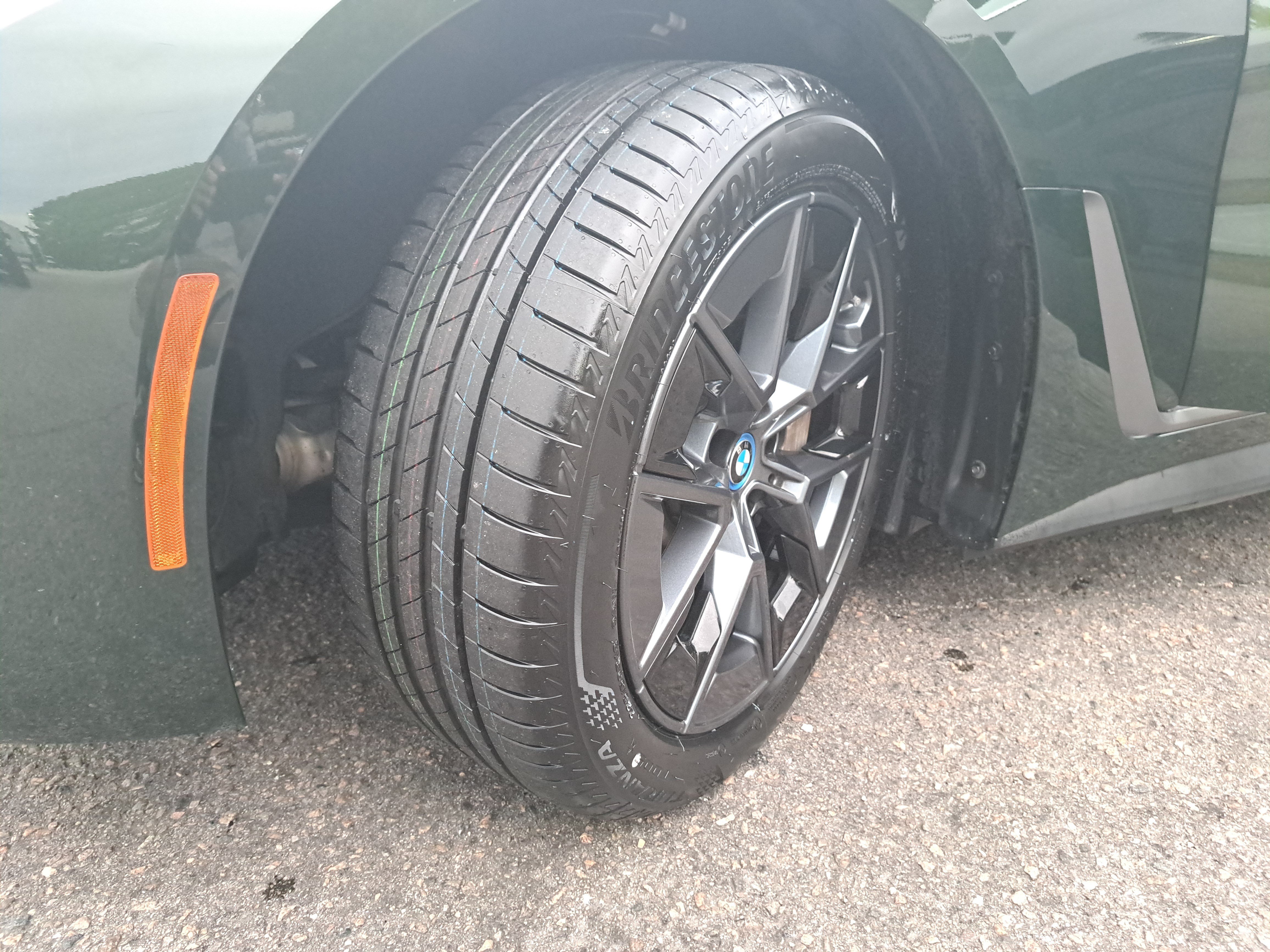 Used 2024 BMW i4 eDrive35 w/ Premium Package RWD image 33