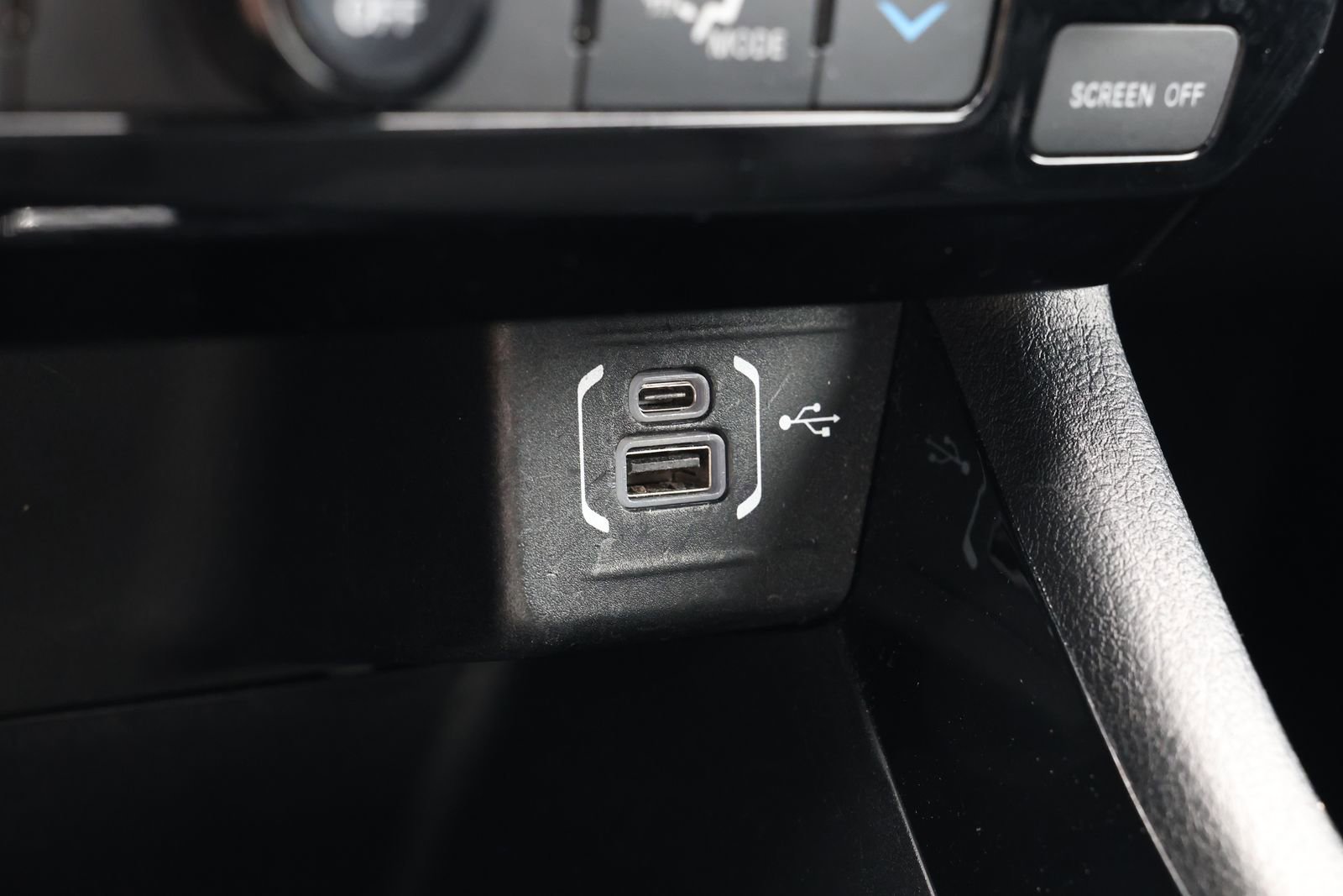 Used 2024 Jeep Compass Trailhawk image 21