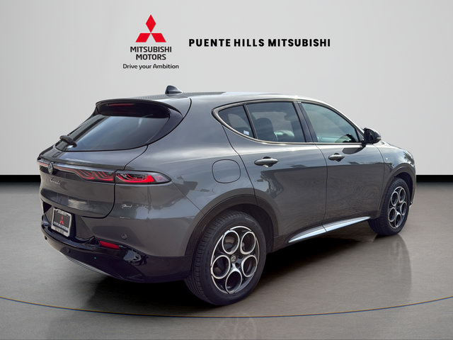 Used 2024 Alfa Romeo Tonale Ti w/ Premium Interior Package AWD/4WD image 5