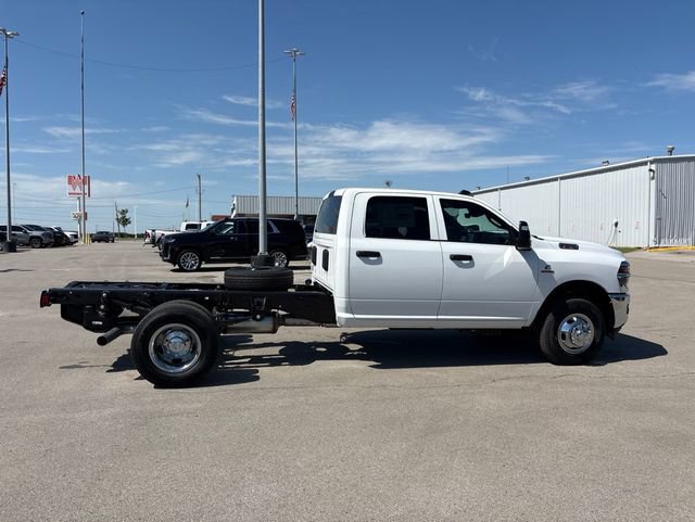 New 2026 RAM 3500 Tradesman w/ Chrome Appearance Group A AWD/4WD image 3